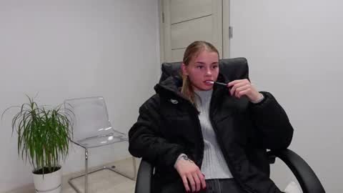 Snapshot of abby_laker chatting on 12/29/24, 08:26 ABBY LAKER online show from 12/29/24, 08:26