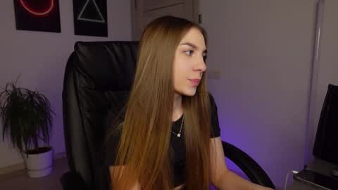 Snapshot of abby_laker chatting on 02/25/25, 07:36 ABBY LAKER online show from 02/25/25, 07:36