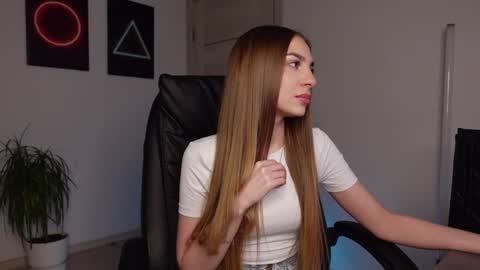 Snapshot of abby_laker chatting on 02/27/25, 03:15 ABBY LAKER online show from 02/27/25, 03:15