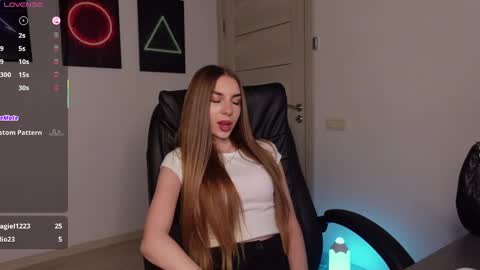 Snapshot of abby_laker chatting on 03/04/25, 04:09 ABBY LAKER online show from 03/04/25, 04:09