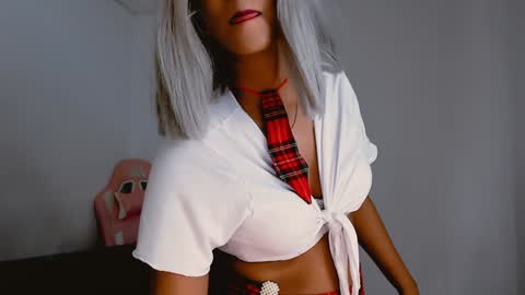 May  Imstagram  online show from 01/25/25, 04:46