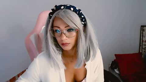 May  Imstagram  online show from 02/04/25, 04:39