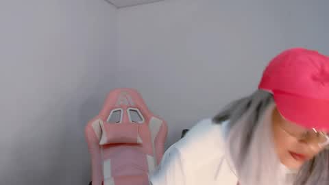 May  Imstagram  online show from 02/11/25, 02:24