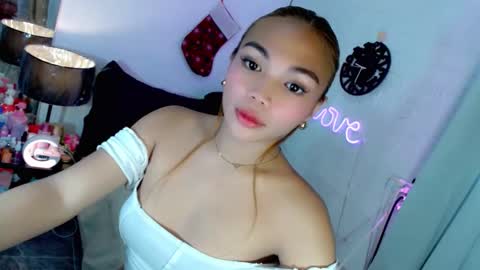 Snapshot of abby_luxpinay chatting on 12/19/25, 08:38 abby_luxpinay online show from 12/19/25, 08:38