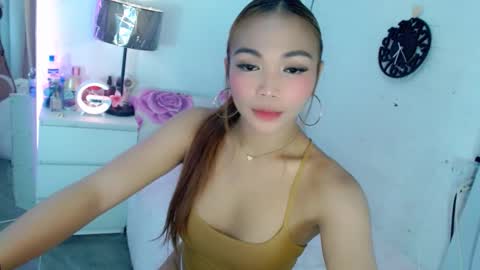 Snapshot of abby_luxpinay chatting on 01/06/26, 07:28 abby_luxpinay online show from 01/06/26, 07:28