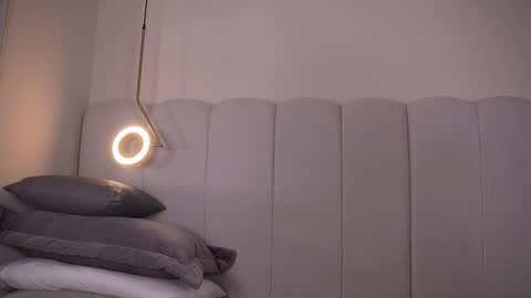 Snapshot of abby_me chatting on 11/08/25, 12:27 A B B Y online show from 11/08/25, 12:27