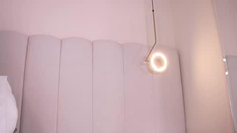 Snapshot of abby_me chatting on 11/13/25, 12:04 A B B Y online show from 11/13/25, 12:04