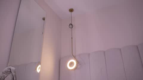 Snapshot of abby_me chatting on 11/19/25, 12:05 A B B Y online show from 11/19/25, 12:05