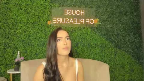 Snapshot of abby_me chatting on 12/14/25, 07:51 A B B Y online show from 12/14/25, 07:51