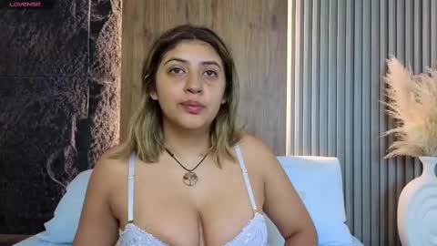 Abbygail online show from 10/01/25, 12:22