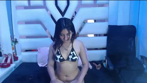 Snapshot of abby_pop_ chatting on 10/02/25, 01:51 abby pop online show from 10/02/25, 01:51