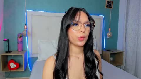 Snapshot of abbydixon1 chatting on 03/07/25, 03:29 Abby Dixon online show from 03/07/25, 03:29