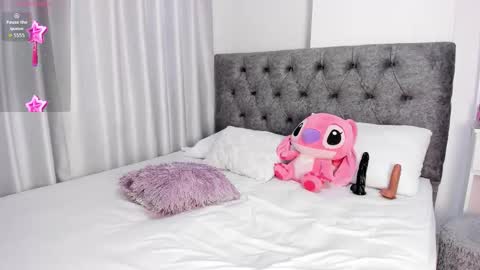 Snapshot of abbyfoxx_ chatting on 10/08/25, 03:53 Abby online show from 10/08/25, 03:53