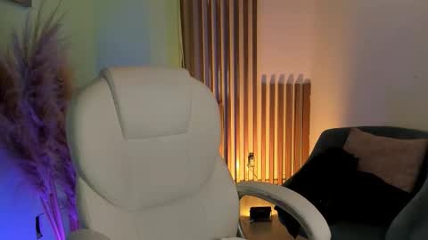 Snapshot of abbyjacksonn_ chatting on 11/24/25, 10:53 ABBY online show from 11/24/25, 10:53