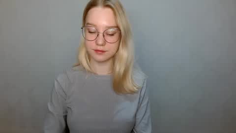 Abby Lovense is active online show from 12/03/24, 08:27