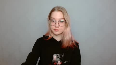 Abby Lovense is active online show from 12/24/24, 09:06