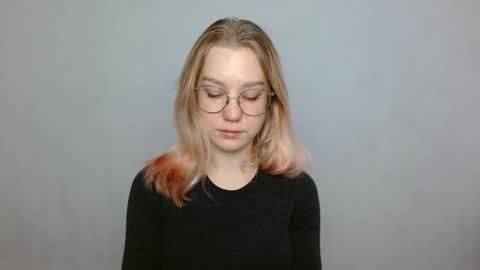 Abby Lovense is active online show from 01/05/25, 09:05