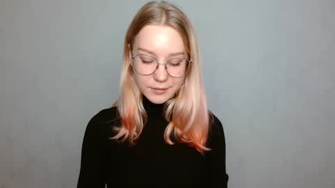 Abby Lovense is active online show from 01/07/25, 12:09
