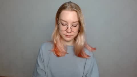 Abby Lovense is active online show from 01/08/25, 07:45