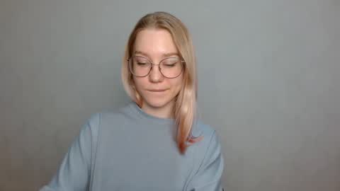 Abby Lovense is active online show from 01/08/25, 10:48