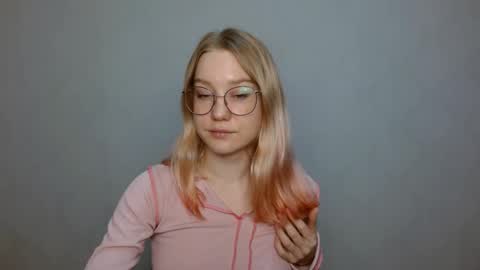 Abby Lovense is active online show from 01/12/25, 12:44