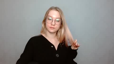 Abby Lovense is active online show from 01/17/25, 01:24