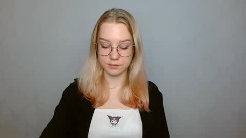 Abby Lovense is active online show from 01/21/25, 10:19