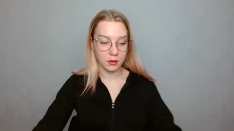 Abby Lovense is active online show from 01/25/25, 08:42