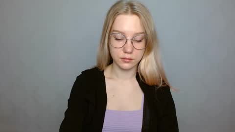 Abby Lovense is active online show from 01/26/25, 08:57