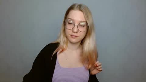 Abby Lovense is active online show from 01/26/25, 12:01