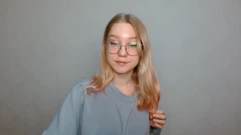 Abby Lovense is active online show from 01/31/25, 12:07
