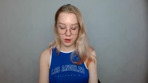 Abby Lovense is active online show from 02/02/25, 10:02