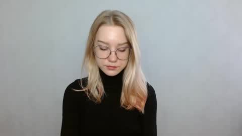 Abby Lovense is active online show from 02/03/25, 10:03