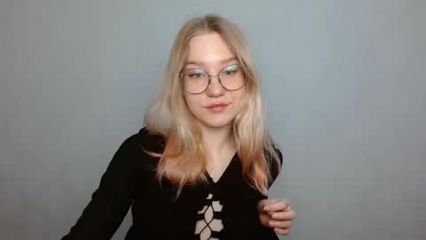Abby Lovense is active online show from 02/06/25, 09:00