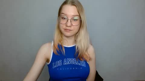 Abby Lovense is active online show from 02/08/25, 11:33