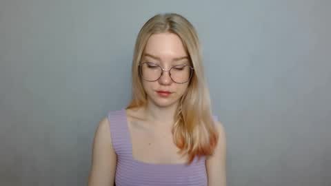 Abby Lovense is active online show from 02/10/25, 08:20