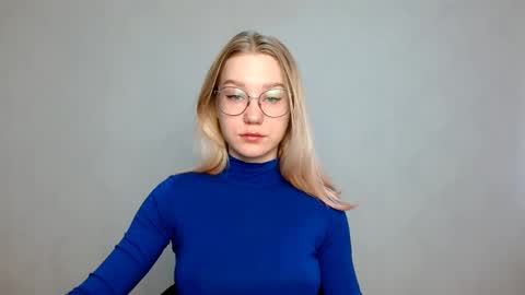 Abby Lovense is active online show from 02/19/25, 07:17