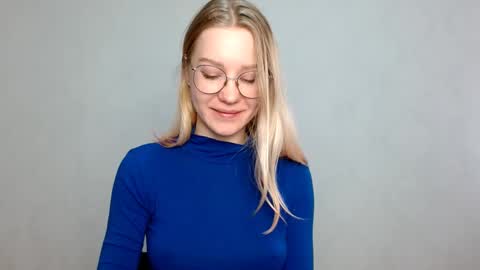 Abby Lovense is active online show from 02/19/25, 10:34