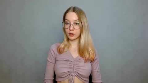 Abby Lovense is active online show from 02/21/25, 11:22