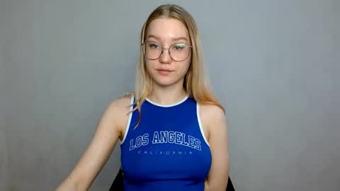 Abby Lovense is active online show from 02/23/25, 11:44