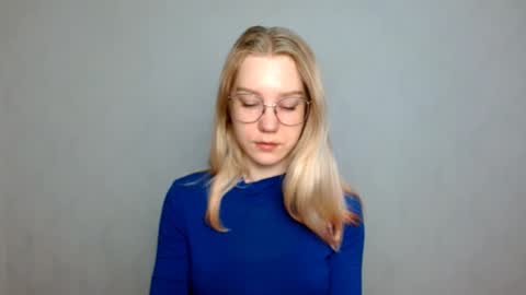Abby Lovense is active online show from 02/26/25, 07:31