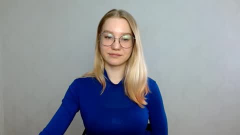 Abby Lovense is active online show from 02/26/25, 10:36