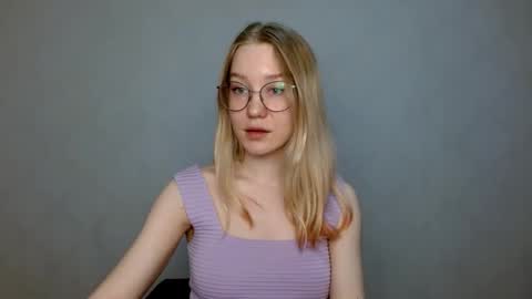 Abby Lovense is active online show from 03/02/25, 12:11