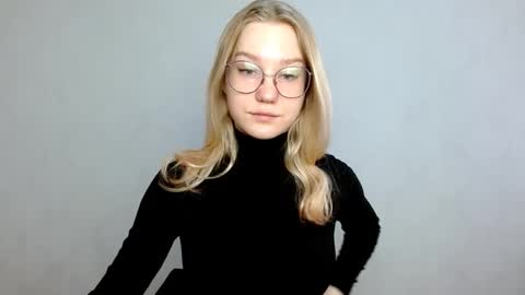 Abby Lovense is active online show from 03/06/25, 08:30