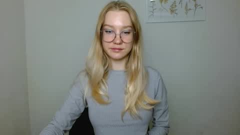 Abby Lovense is active online show from 09/13/25, 08:58