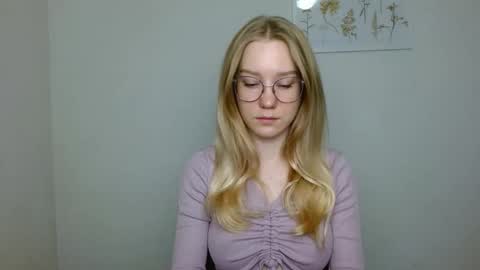 Abby Lovense is active online show from 09/27/25, 10:42