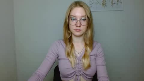 Abby Lovense is active online show from 10/09/25, 08:45