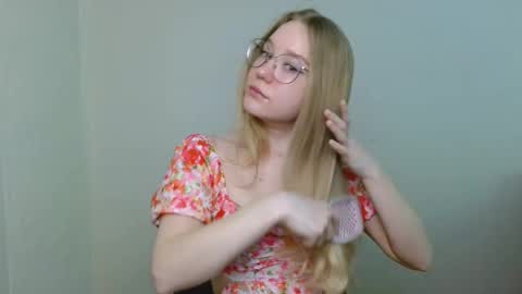 Abby Lovense is active online show from 02/27/26, 10:04