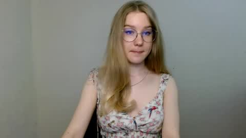 Abby Lovense is active online show from 06/09/26, 10:16