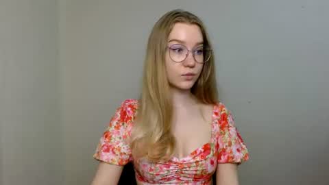 Abby Lovense is active online show from 06/11/26, 09:51